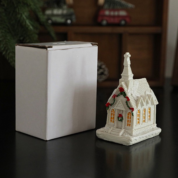 Decoratiune Ornament de Craciun, Flippy, Biserica de Craciun din Rasina, Model Biserica Mica Iluminata din Interior, 8.8 x 6 x 4.5 cm, Alb