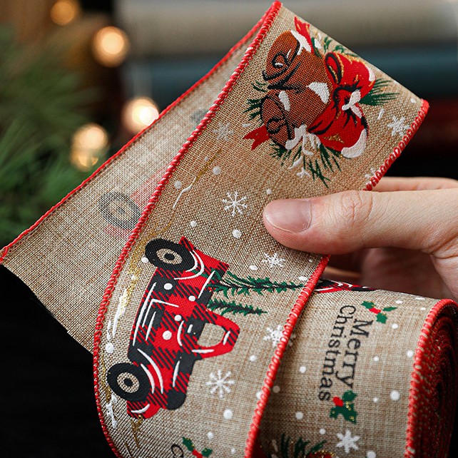 Panglica de Craciun pentru Decor Brad, Flippy, Panglica Decorativa de Craciun pentru Funde, Imprimeu Pick-Up Merry Christmas, 200 x 6.3 m, Khaki Rosu