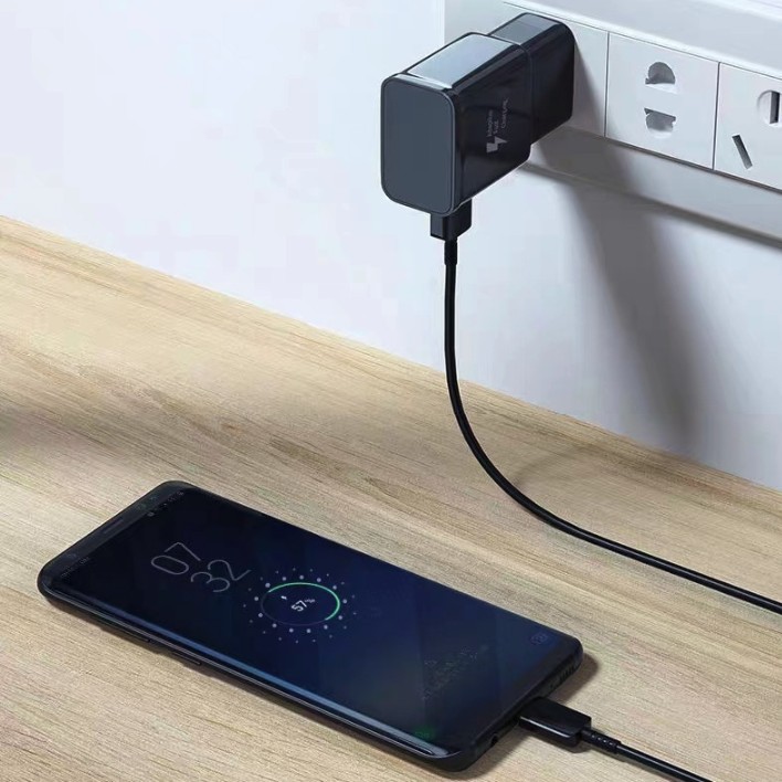 Incarcator Retea pentru Samsung S6/S8, Flippy, Incarcator USB-A Universal de 2.4A pentru Telefoan Samsung, Power Delivery 15W, Negru lucios