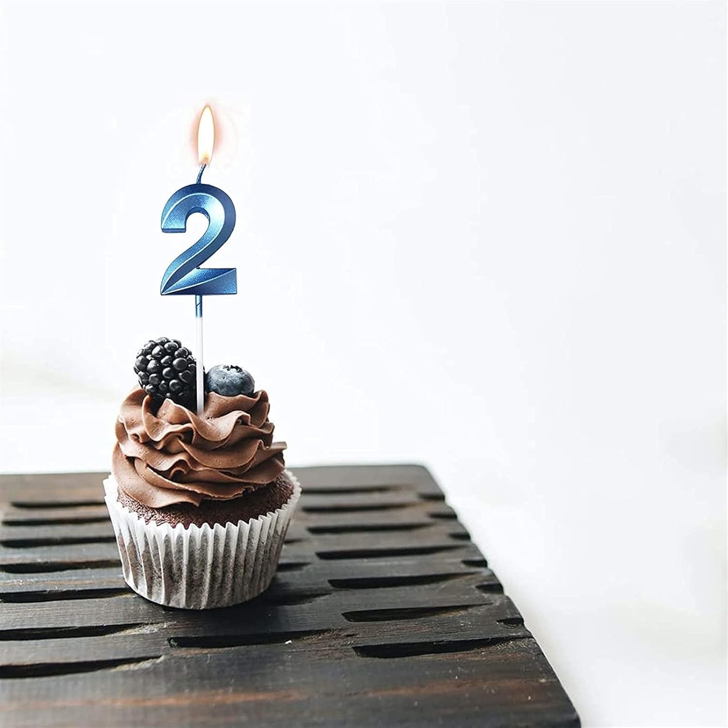 Lumanare Cifra 2, Flippy, Model Diamond, 5 x 3.4 cm, Albastru