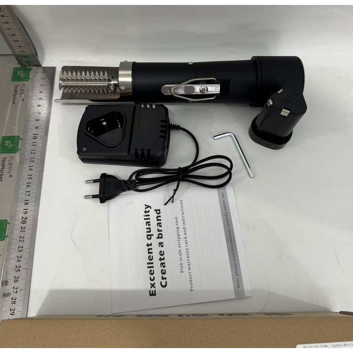 Dispozitiv Electric de Curatare Solzi Peste, Flippy, din Otel Inoxidabil, 28 x 5 cm, Negru