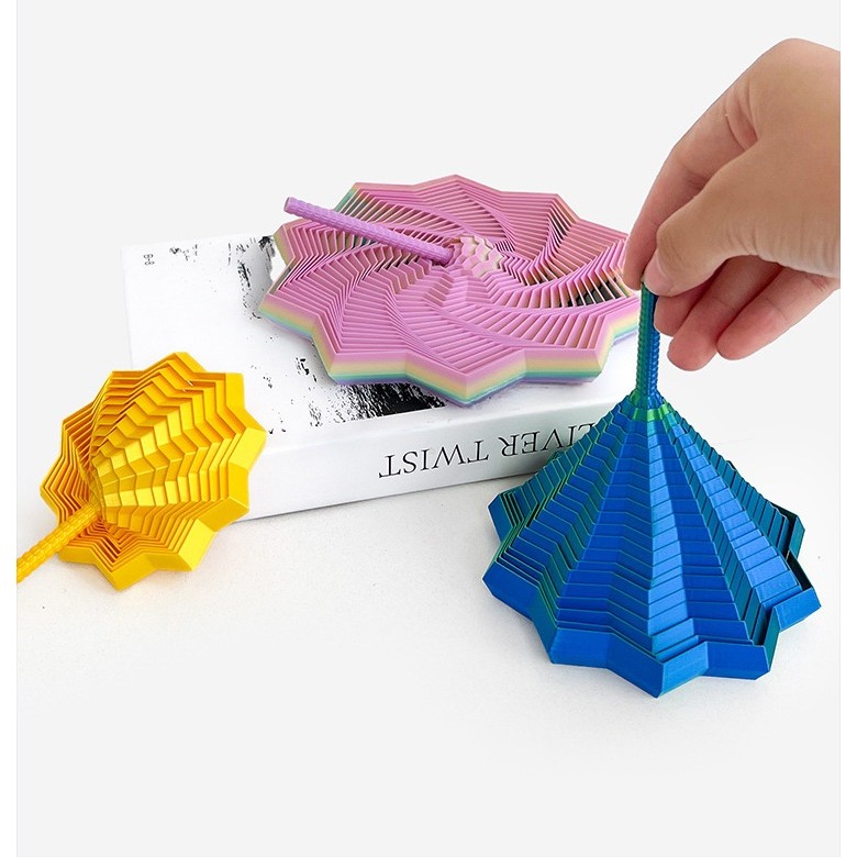 Jucarie Decompresie, Flippy, Model Stea 3D, DuoChrome, Maner Spirala, Turn Magic Geometric, Multiple Forme, Anti-stress, 8.6 cm, Albastru/Verde/Rosu