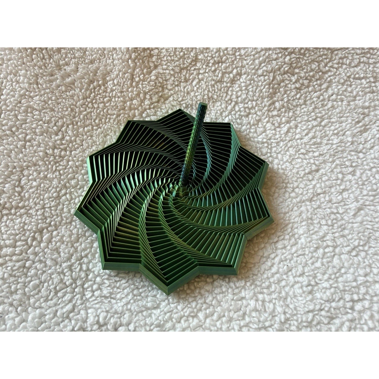 Jucarie Decompresie, Flippy, Model Stea 3D, DuoChrome, Maner Spirala, Turn Magic Geometric, Multiple Forme, Anti-stress, 8.6 cm, Negru/Verde