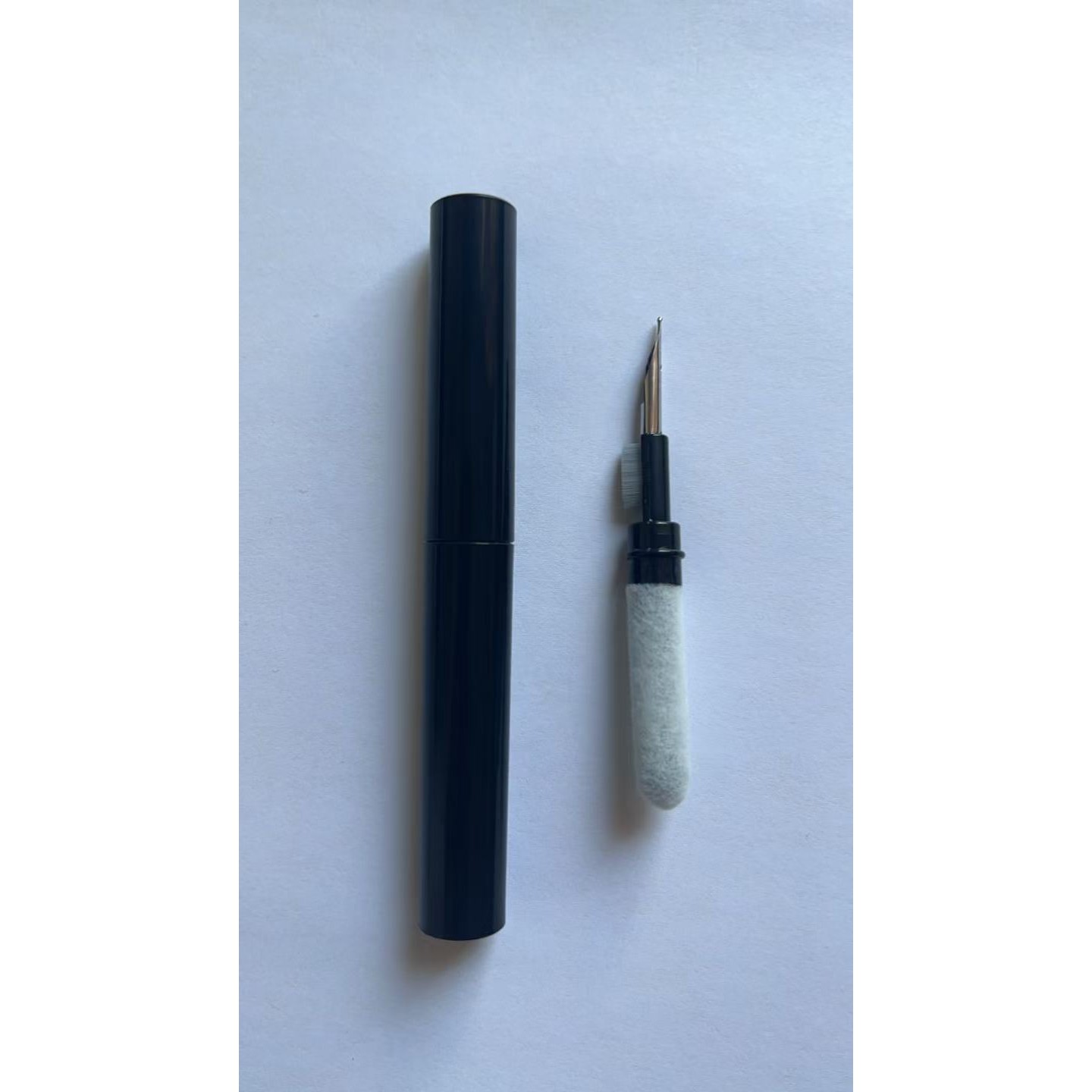 Kit de Curatare Casti 3in1, Flippy, Multifunctional, din ABS, 10.6 x 1.3 x 1.3 cm, Negru