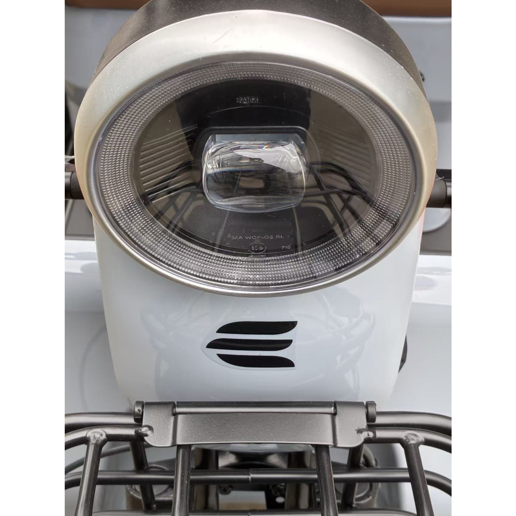 Triciclu Electric V6, Saige, Fara Permis, cu Doua Locuri, Motor 1800W, Baterie 72V24Ah, Autonomie 60km, 220x88x105 cm, Viteza Maxima 25km/h, Gri