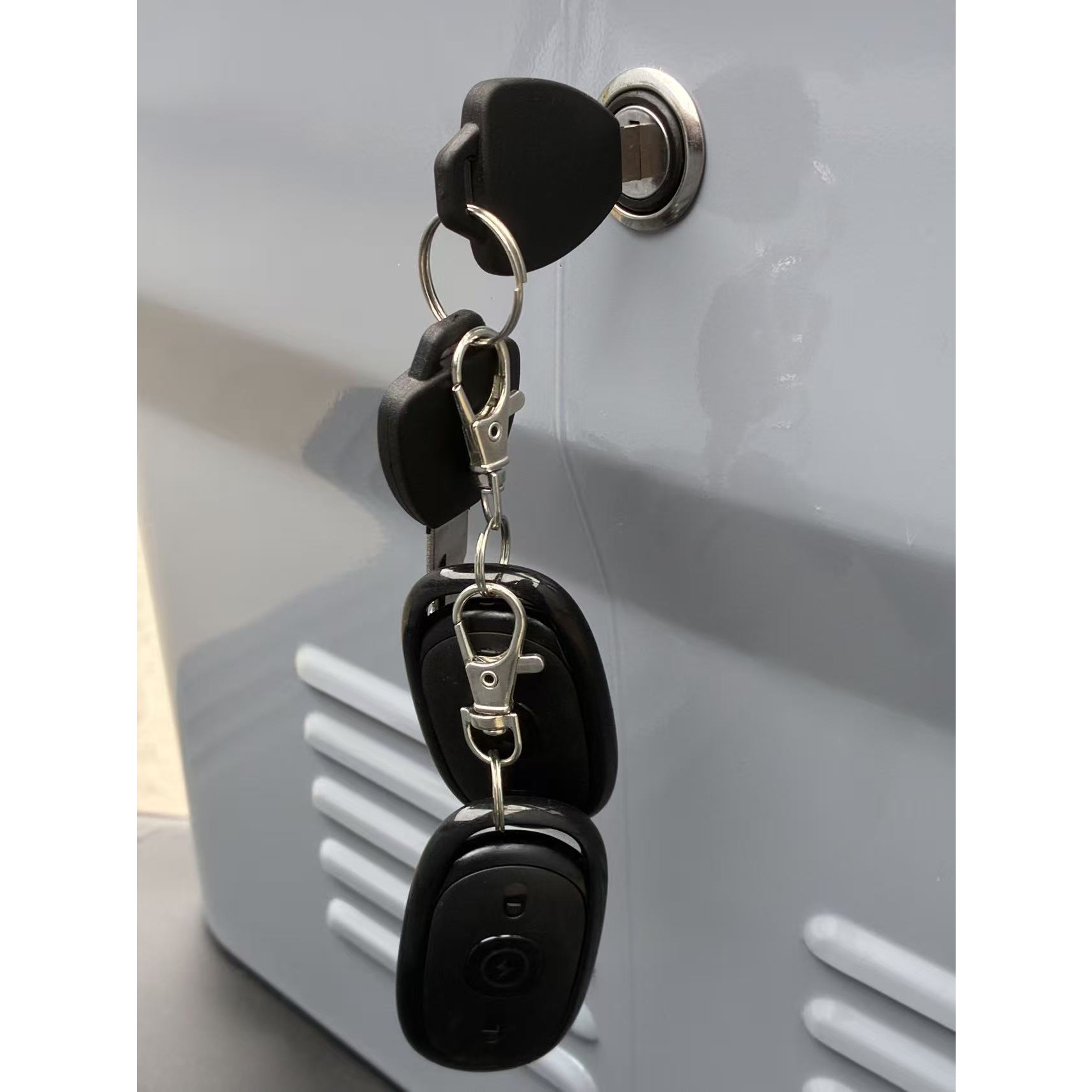 Triciclu Electric V6, Saige, Fara Permis, cu Doua Locuri, Motor 1800W, Baterie 72V24Ah, Autonomie 60km, 220x88x105 cm, Viteza Maxima 25km/h, Gri