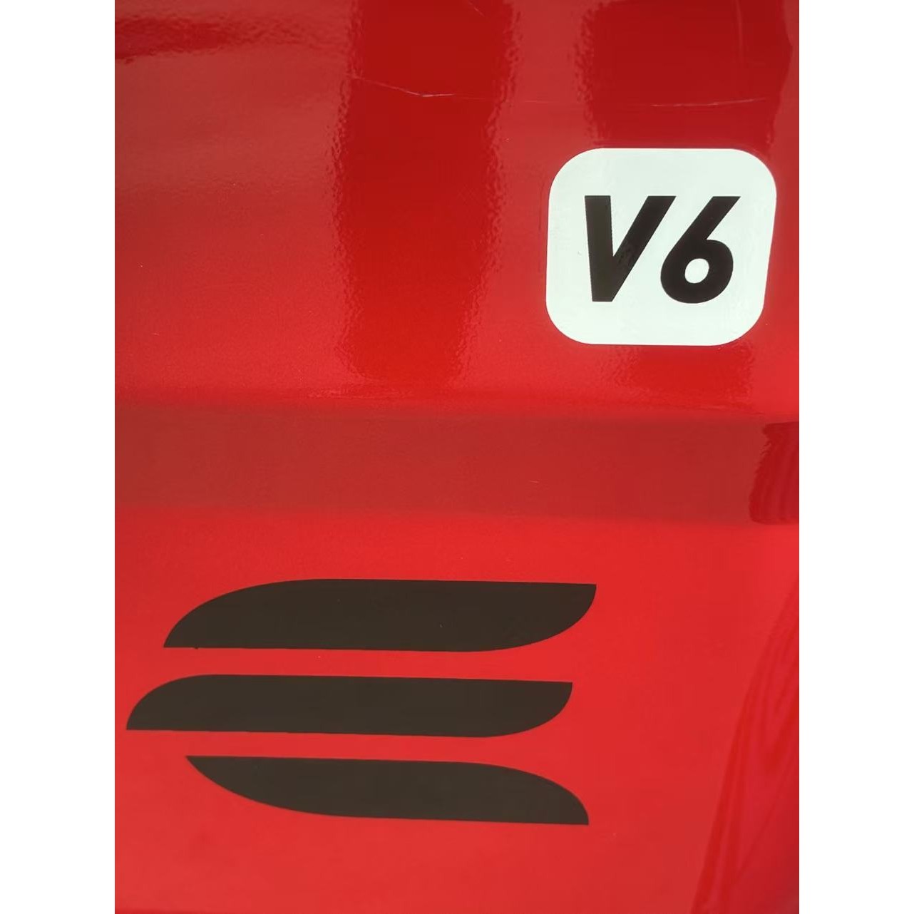 Triciclu Electric V6, Saige, Fara Permis, cu Doua Locuri, Motor 1800W, Baterie 72V24Ah, Autonomie 60km, 220x88x105 cm, Viteza Maxima 25km/h, Rosu