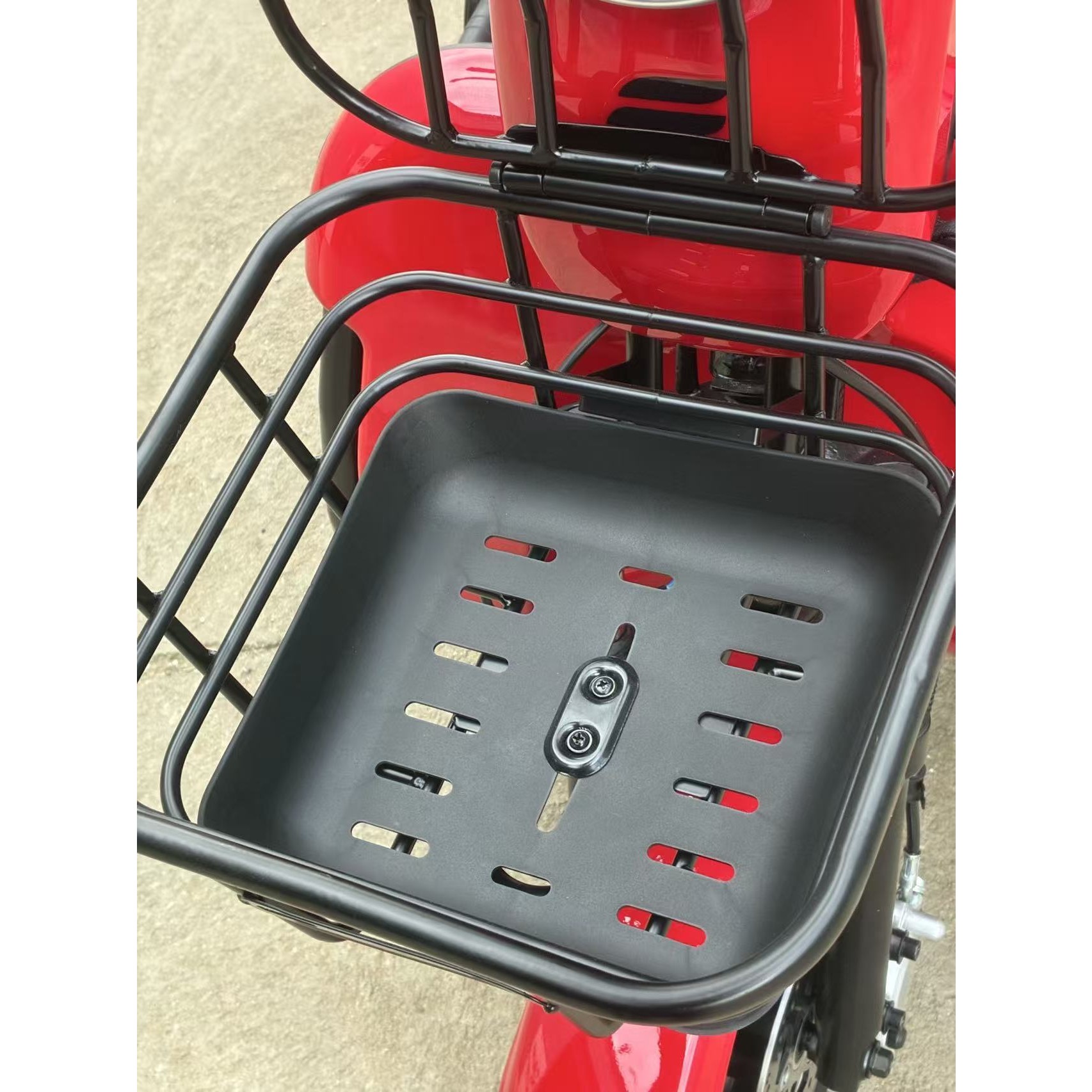 Triciclu Electric V6, Saige, Fara Permis, cu Doua Locuri, Motor 1800W, Baterie 72V24Ah, Autonomie 60km, 220x88x105 cm, Viteza Maxima 25km/h, Rosu