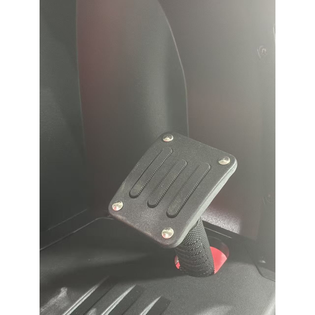 Triciclu Electric V6, Saige, Fara Permis, cu Doua Locuri, Motor 1800W, Baterie 72V24Ah, Autonomie 60km, 220x88x105 cm, Viteza Maxima 25km/h, Rosu