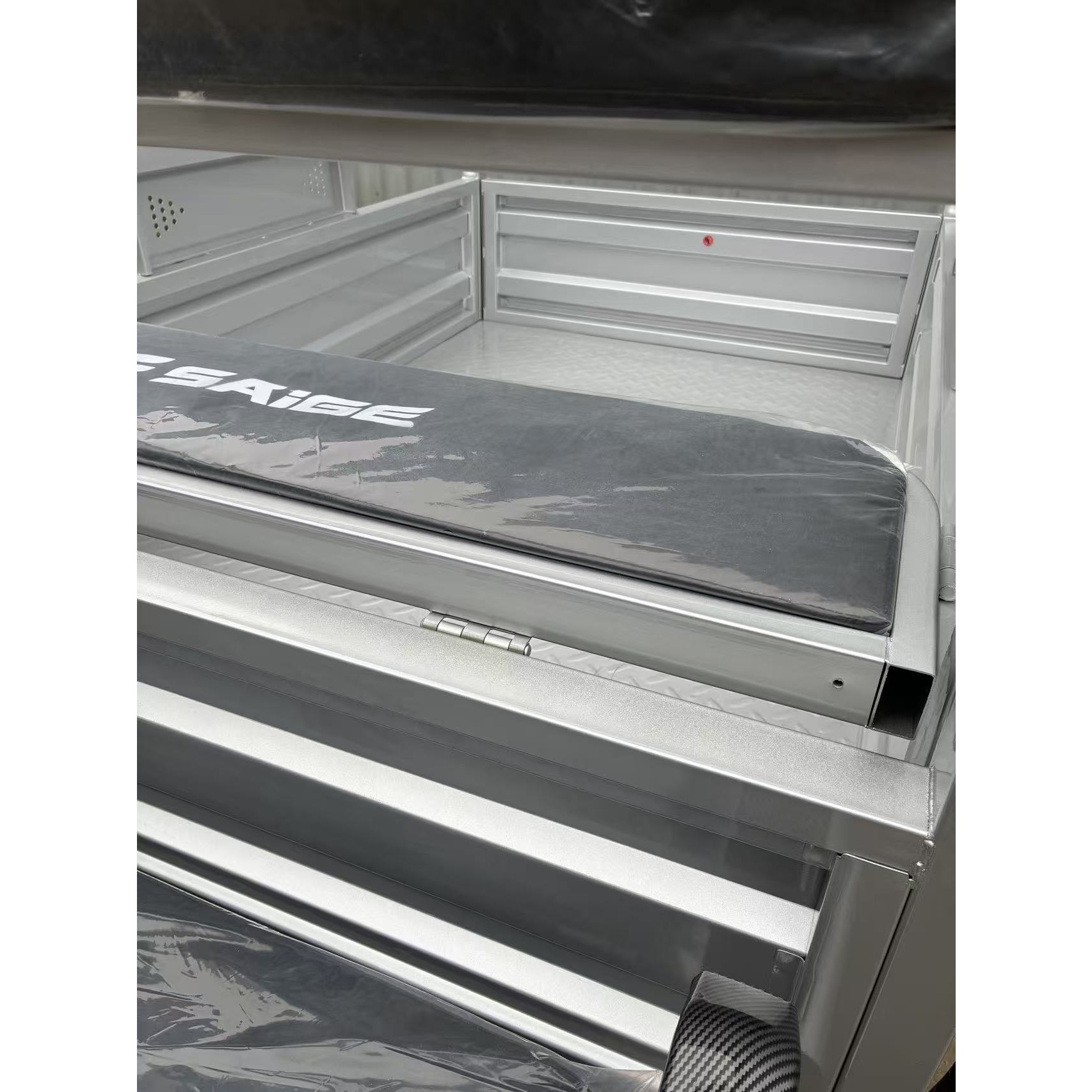 Triciclu Electic de Marfa Chuanqi, Saige, Fara Permis, Motor 1600W, Baterie 72V32Ah, Autonomie 60km, 250x88x115 cm, Viteza Maxima 25km/h, Gri