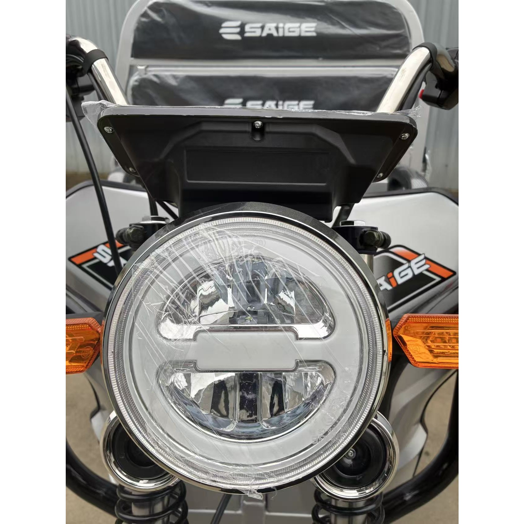 Triciclu Electic de Marfa Chuanqi, Saige, Fara Permis, Motor 1600W, Baterie 72V32Ah, Autonomie 60km, 250x88x115 cm, Viteza Maxima 25km/h, Gri