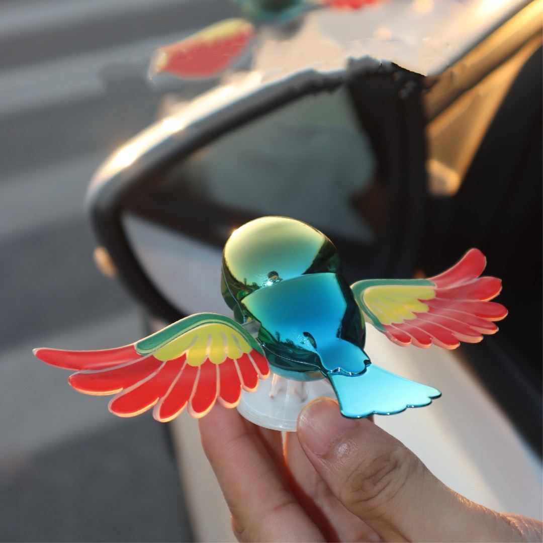 Ornament Decorativ Auto, Flippy, Model Pasare Zburatoare pentru Moto/Auto, din plastic Rezistent, 14.5 x 8 x 5 cm, Verde/Multicolor