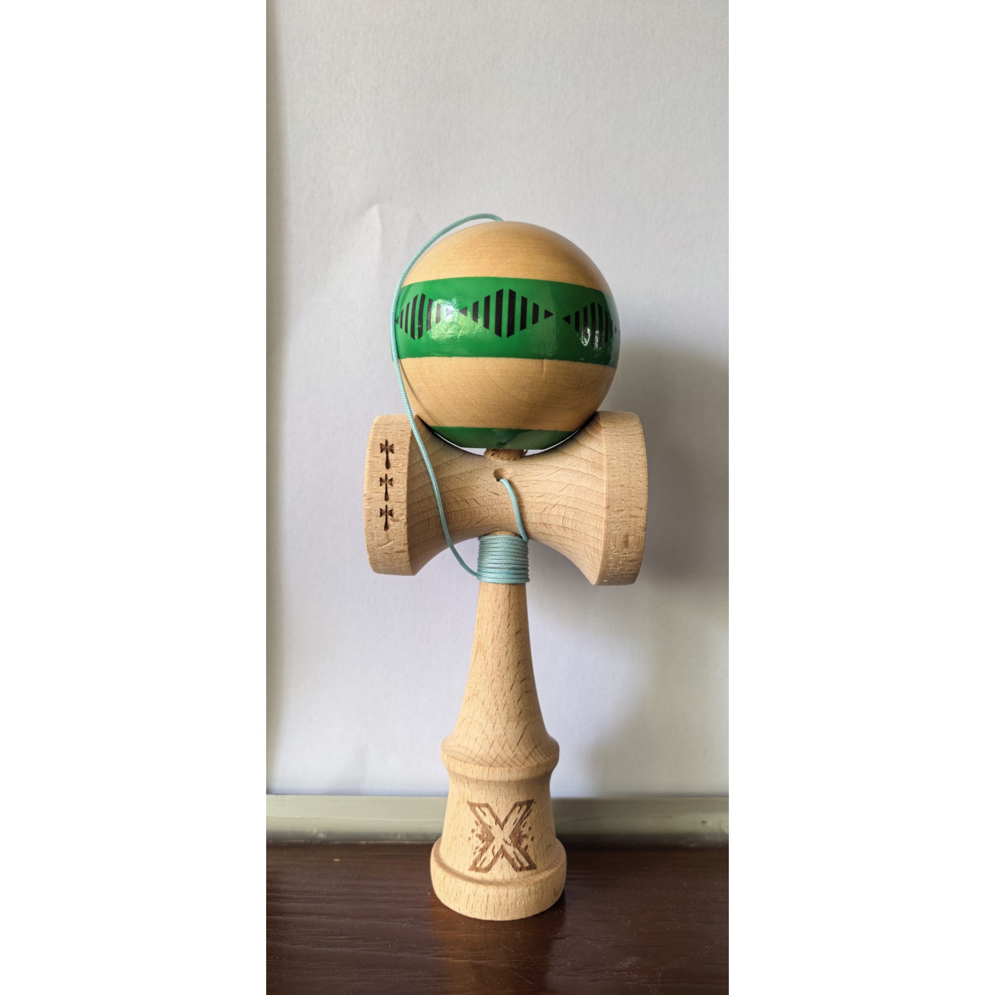 Kendama Originala X - FREQUENCY , Profesionala, Flippy, din Lemn, 18 cm, Verde