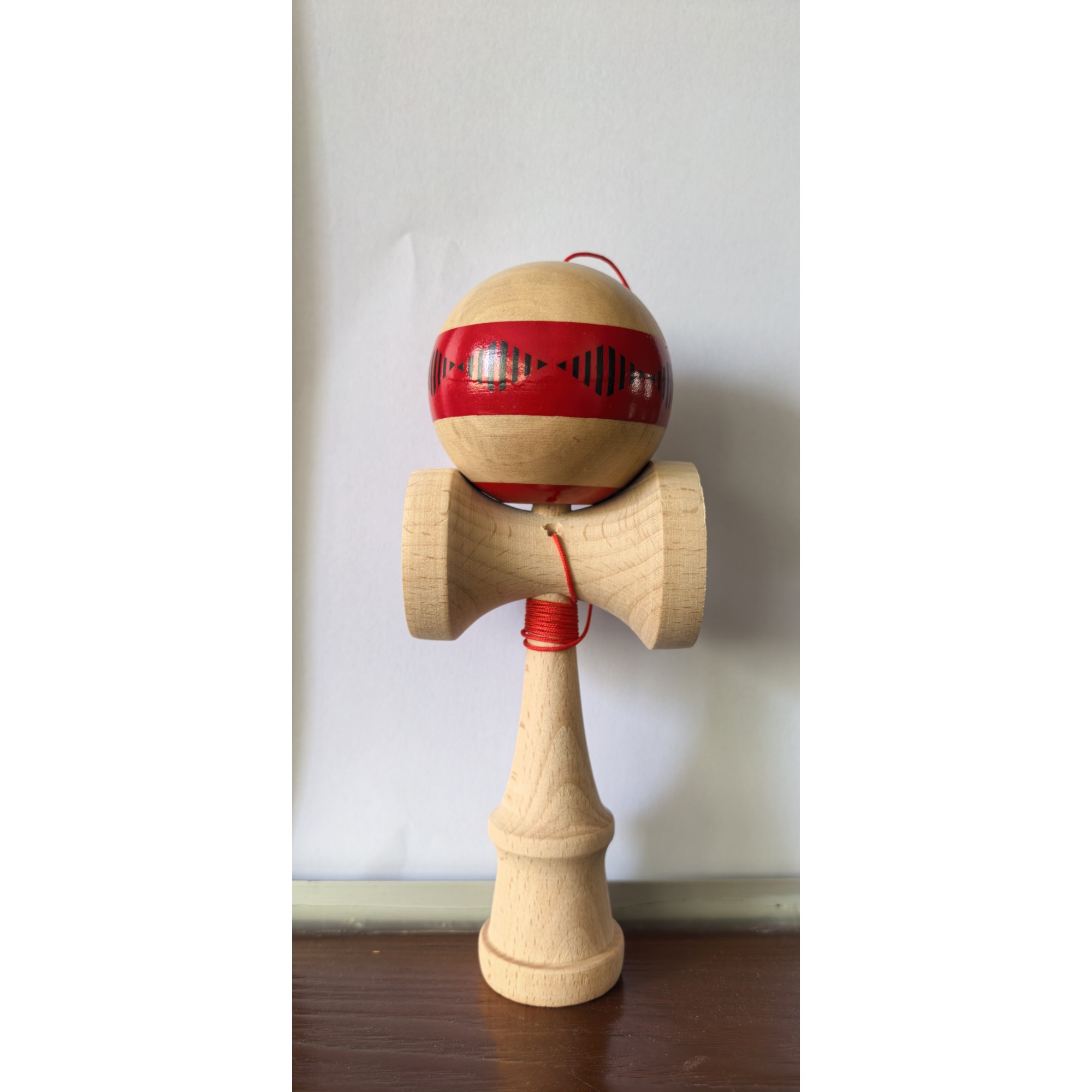 Kendama Originala X - FREQUENCY , Profesionala, Flippy, din Lemn, 18 cm, Rosu