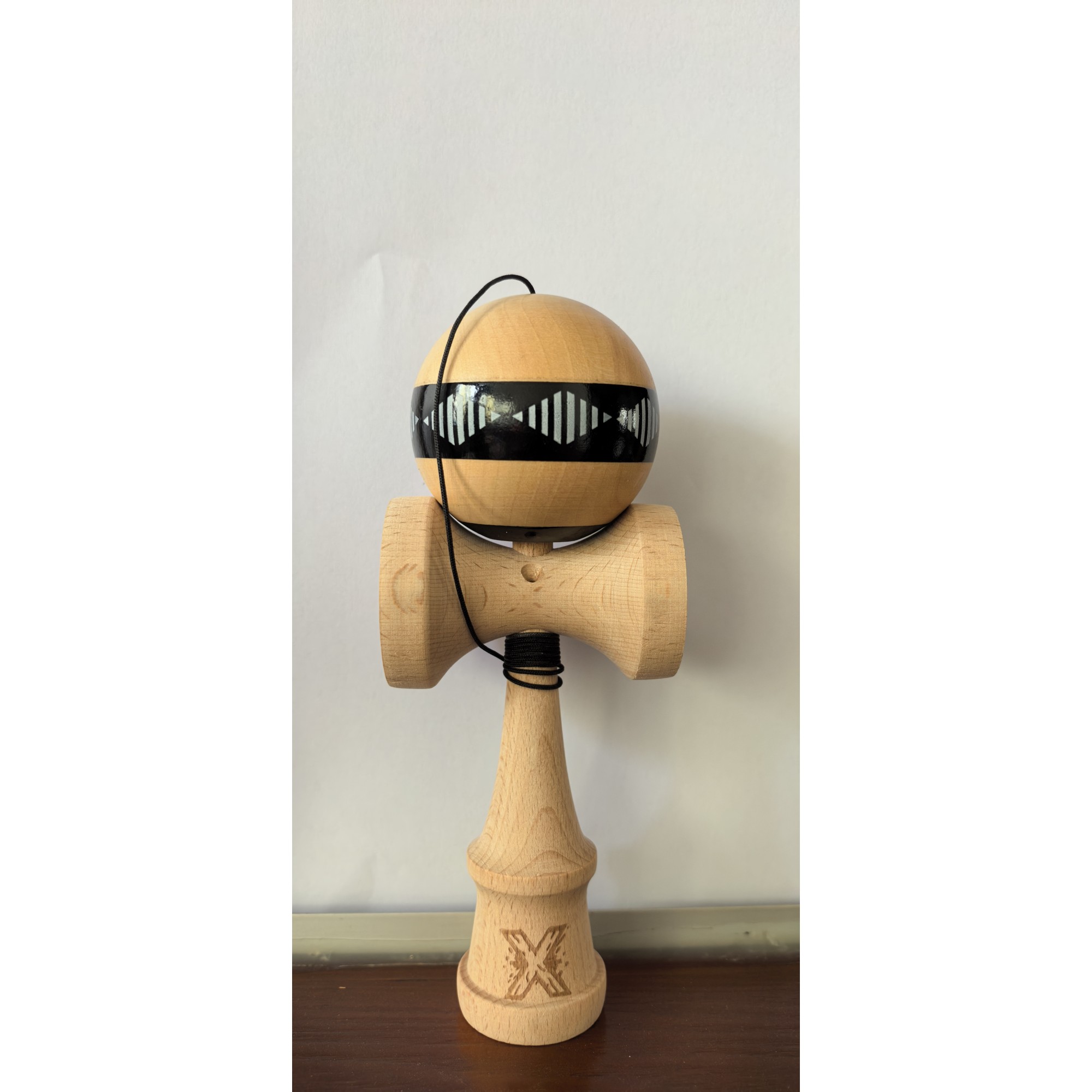 Kendama Originala X - FREQUENCY , Profesionala, Flippy, din Lemn, 18 cm, Negru