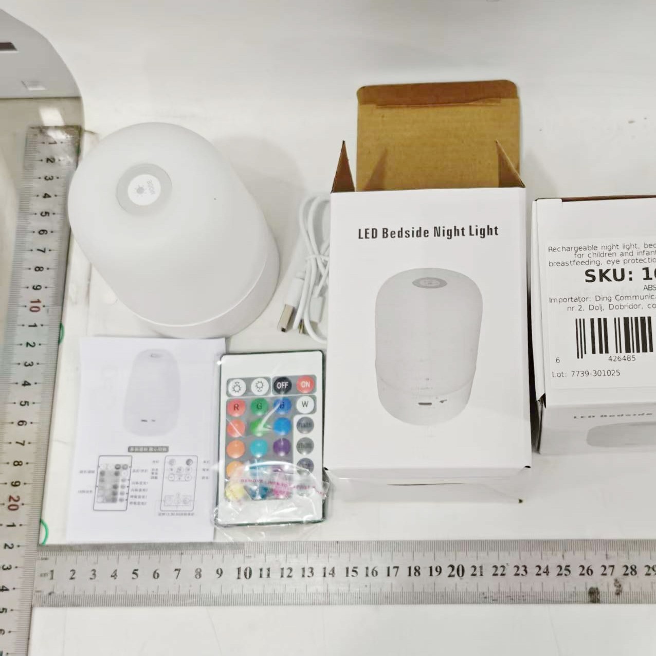 Lampa LED Reincarcabila, Flippy, Control tactil, Lumina in 3 culori albe, Lampa pentru Dormitor, 16 Culori RGB, Lumina de Noapte in Camera Copiilor, 11 x 8 x 8 cm, Alb