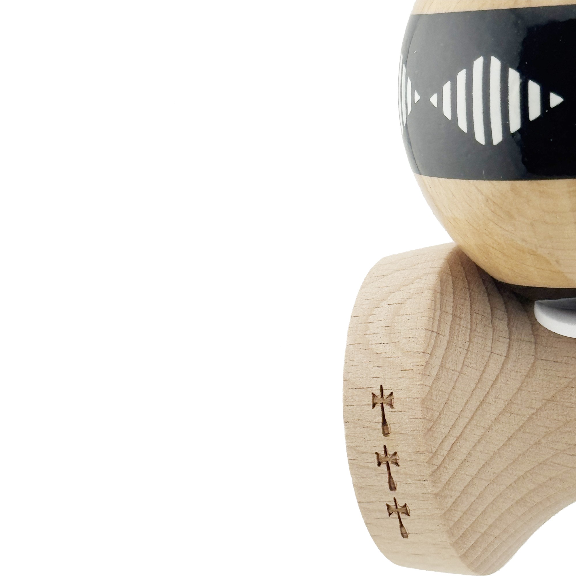 Kendama X Originala FREQUENCY, Profesionala, Flippy, Cupe Mari KING SIZE V3, Super Sticky, Gaura in Baza, Rulment Metalic, din lemn 18 cm, Ata 55 cm, Negru/Maro