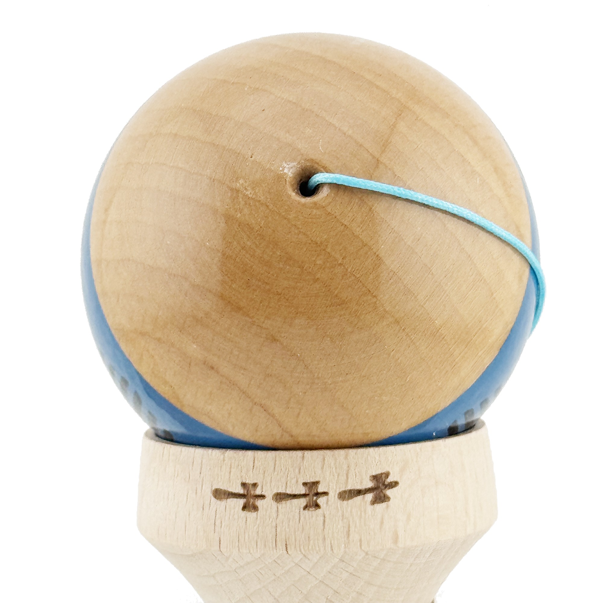 Kendama X Originala FREQUENCY, Profesionala, Flippy, Cupe Mari KING SIZE V3, Super Sticky, Gaura in Baza, Rulment Metalic, din lemn 18 cm, Ata 55 cm, Albastru/Maro