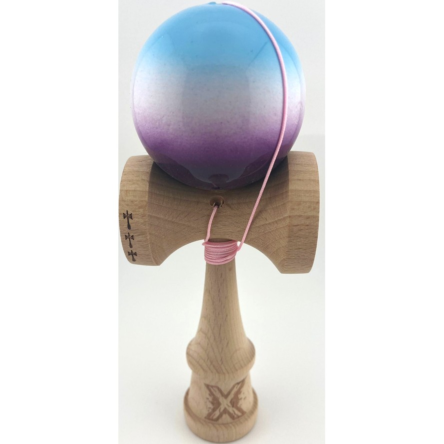 Kendama X Originala, Profesionala, Flippy, Big Cups V2, Super Sticky cu Cupe Mari, din lemn 18 cm, Rulment Metalic cu Ata 55 cm, Albastru/Alb/Mov