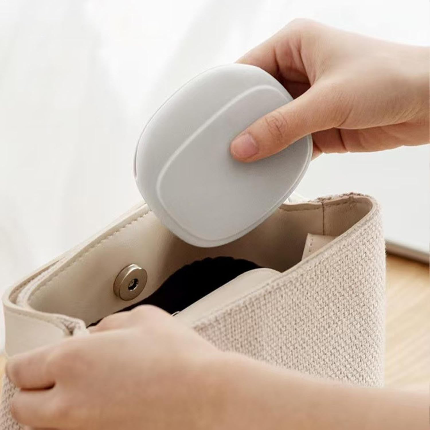 Husa din Silicon, Flippy, pentru Casti, Cabluri, Portabil, 8.5 x 10 x 2 cm, Alb