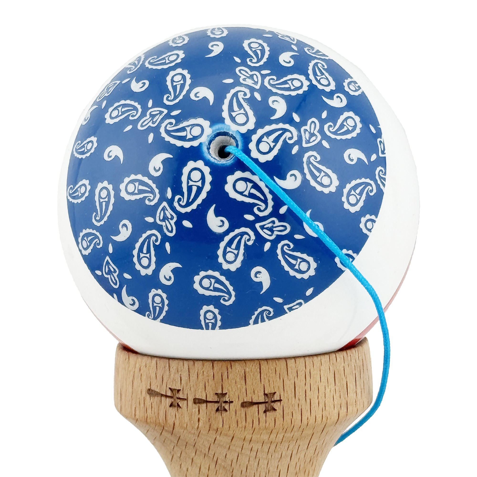 Kendama X CHICANOS Originala, Profesionala, Flippy, Big Cups V2, Super Sticky cu Cupe Mari, Rulment Metalic, din lemn 18 cm, Ata 55 cm, Albastru/Alb