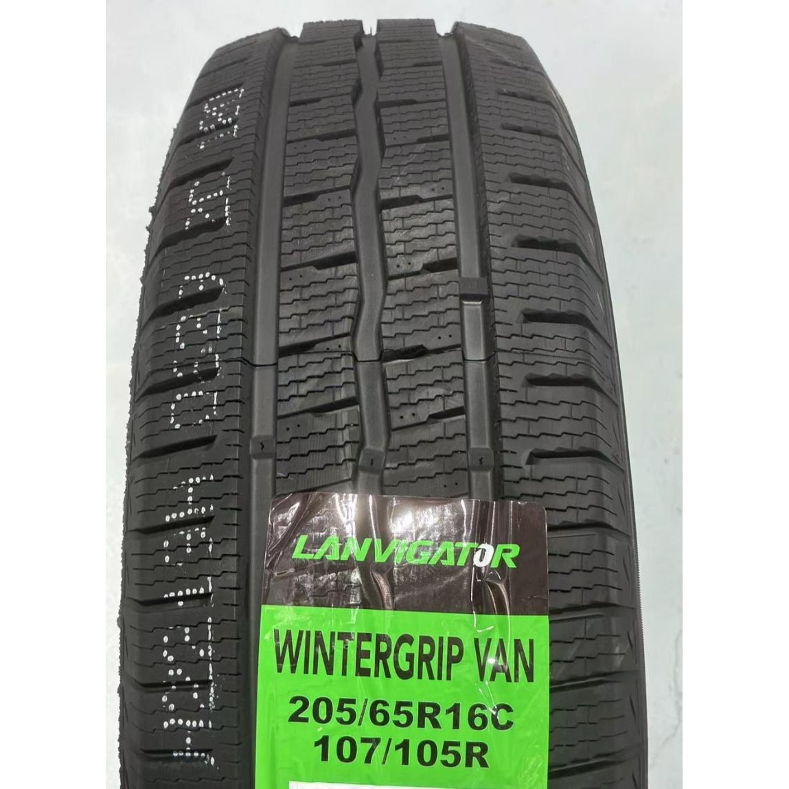 Anvelopa Iarna VAN LANVIGATOR 205/65R16C 107/105 R, Aderenta Sporita pe Zapada si Umed, Confort si Durabilitate