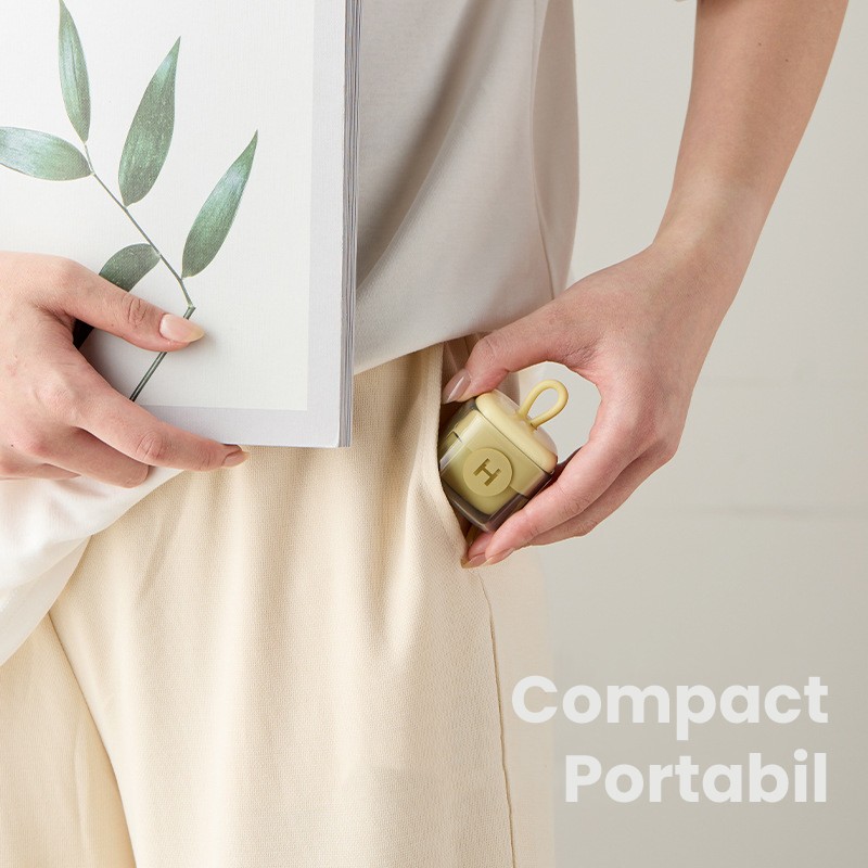 Pentru casa - Rola pentru scame, Flippy, Indreptator de Scame Laviabila, forma de Cub din plastic, Portabil si Dragut 6 x 4.3 x 4.3 cm, Alb Crema