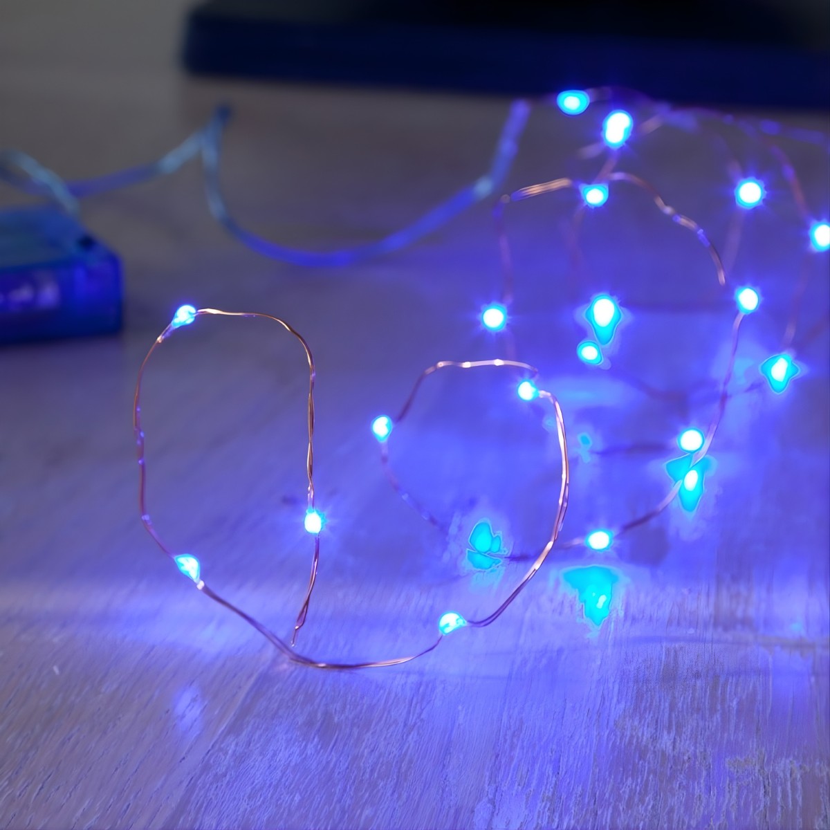 Instalatie de Craciun Liniara, Flippy®, Tip Liniara, Fir Cupru, 8 Jocuri de Lumini, cu Telecomanda, 5 m, 50 Led-uri, Alimentare USB, 4.5V, Albastru