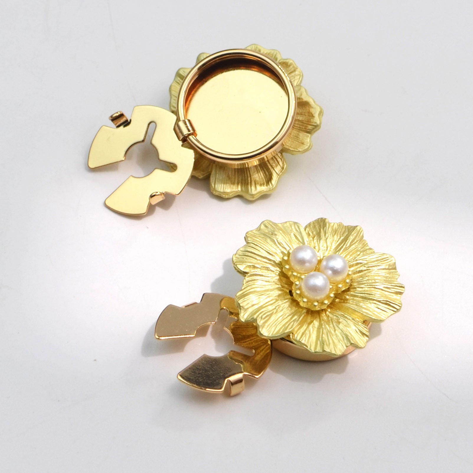 Accesoriu pentru Nasturi, Flippy, Model Floare cu Perle, din Metal, 2.5 x 1.7 cm, Auriu