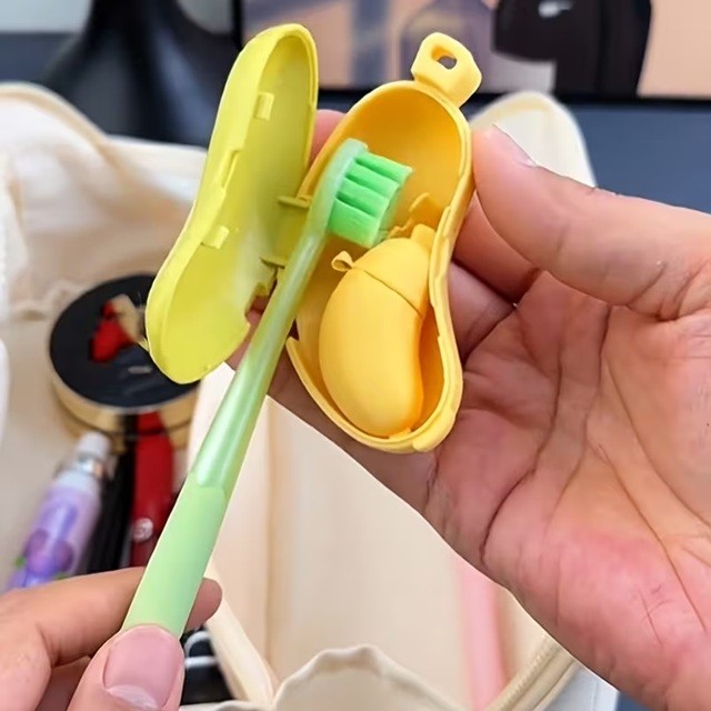 Capac Protector pentru Periuta de Dinti, Flippy, cu Recipient Pasta de Dinti, Portabil, cu Agatatoare, din Plastic 8.7 x 3 cm, Verde/Galben