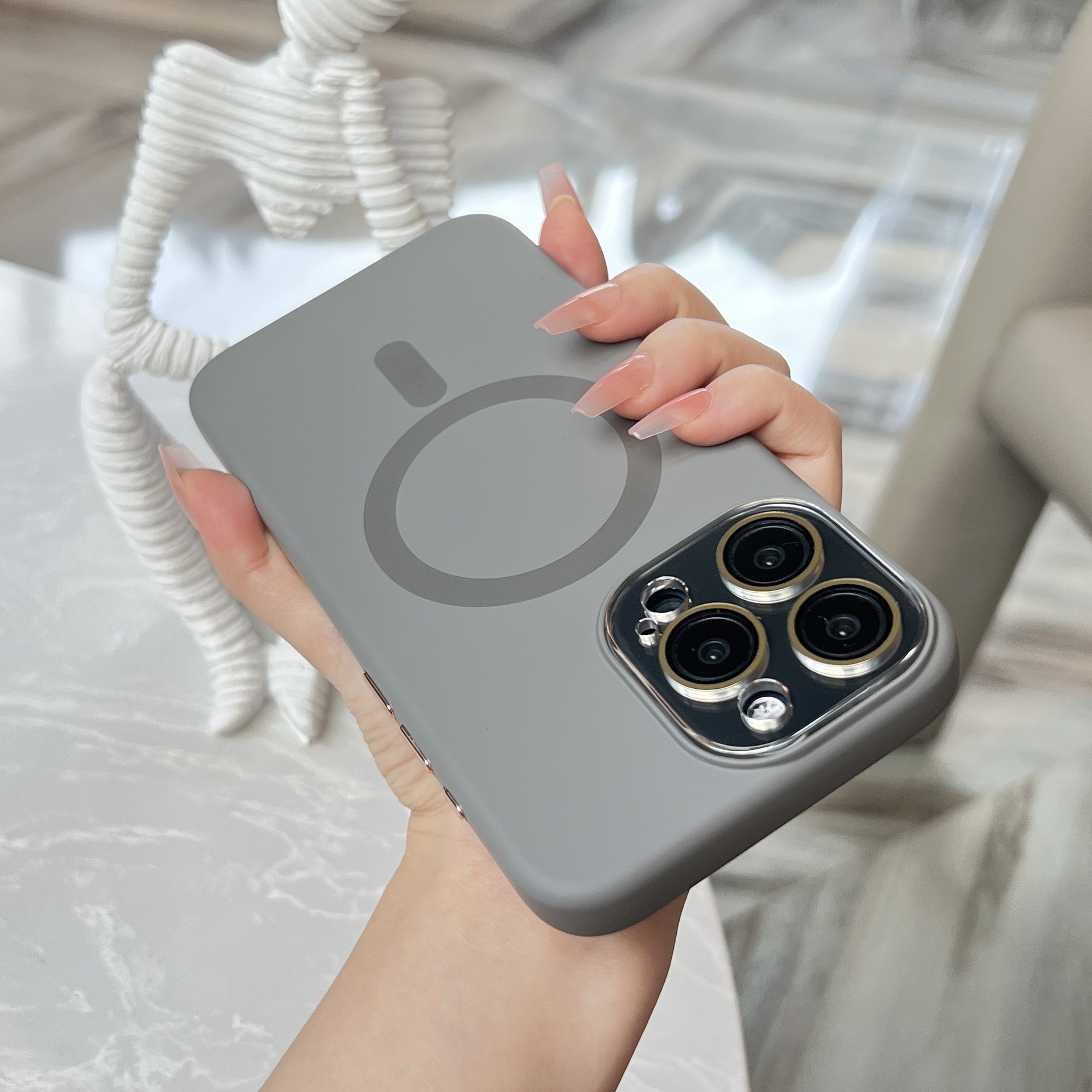 Carcasa Liquid Silicone, Flippy, Compatibila iPhone 17 Pro Max, Magnetica, Protectie TPU Camera, Gri Titanium