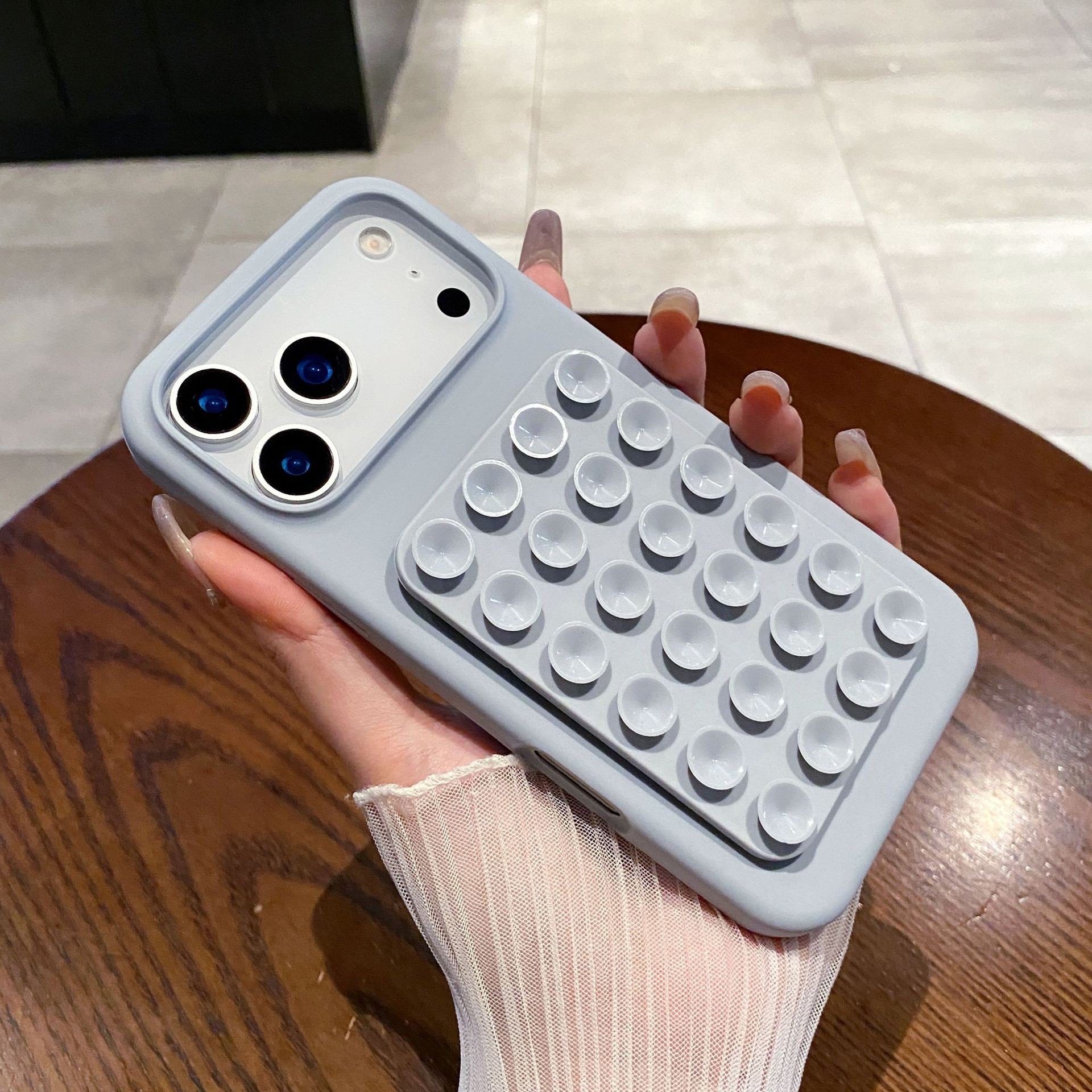 Husa din Silicon pentru iPhone 17 Pro Max, Flippy, cu Ventuze, Rezistenta la Socuri, Gri