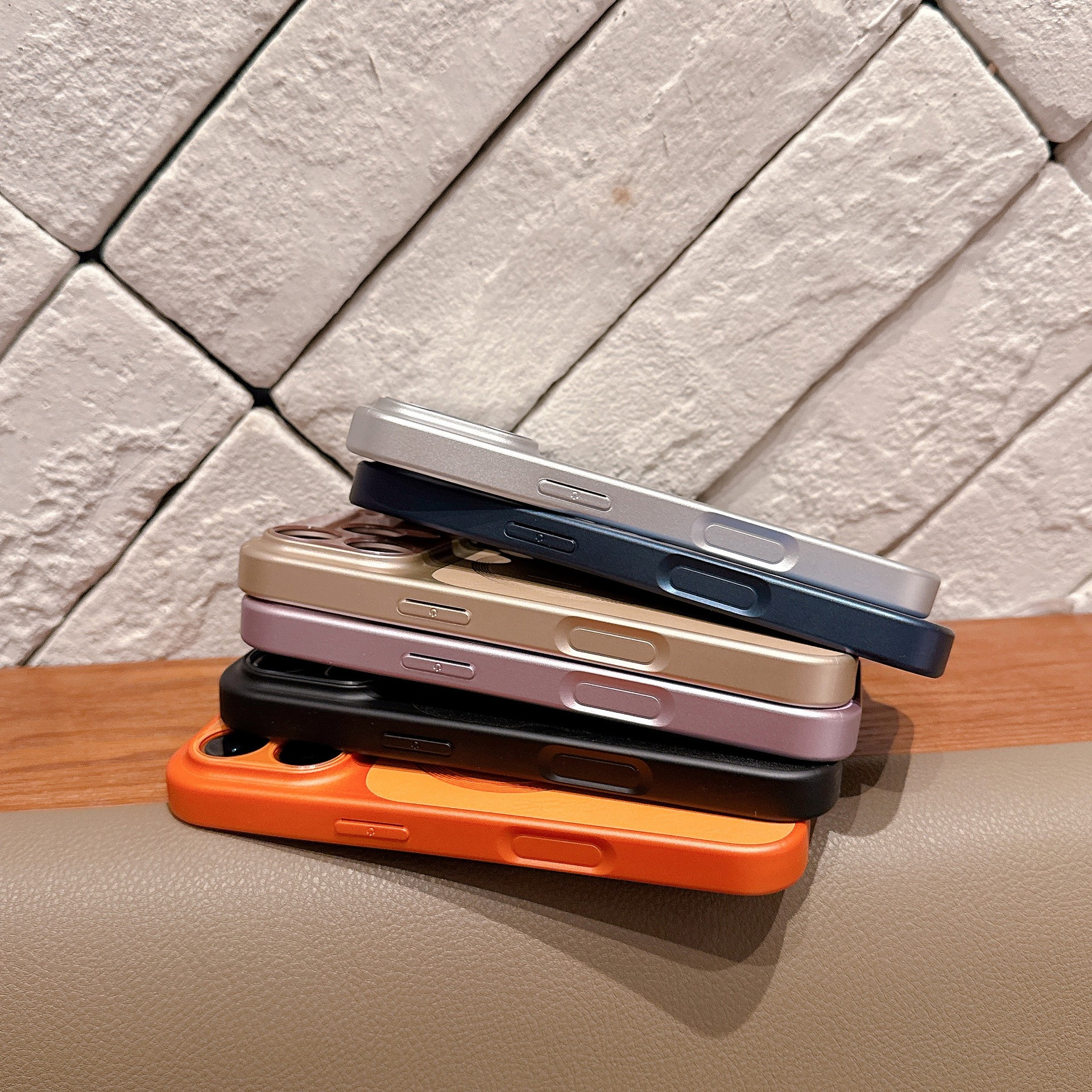 Carcasa Magnetica Mata, Flippy, pentru iPhone 17 Pro, Portocaliu