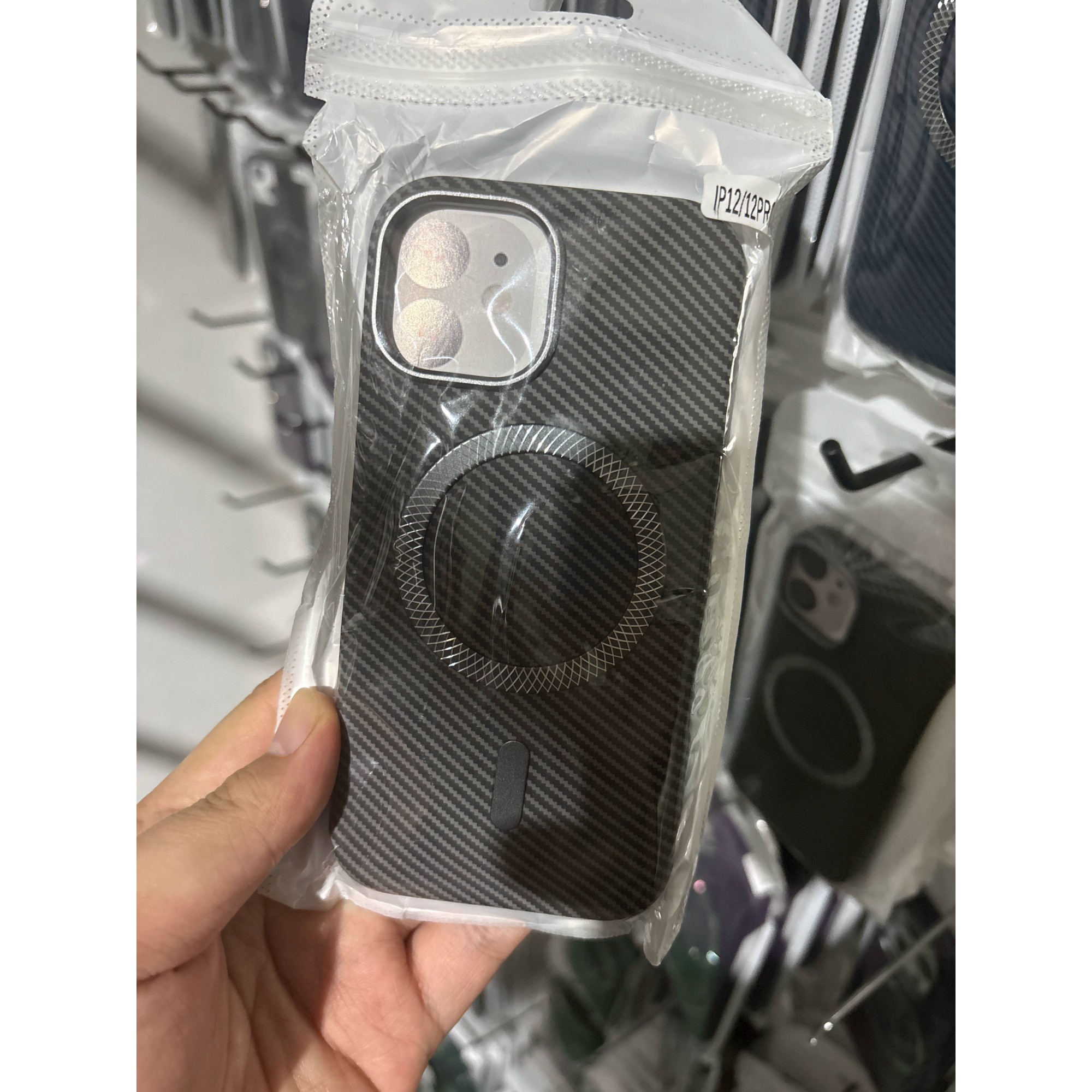 Husa MagSafe pentru iPhone 17 Pro Max, Flippy, Suport Card Detasabil, Carcasa pentru Telefon, Textura Fibra de Carbon, Business Style, Mov