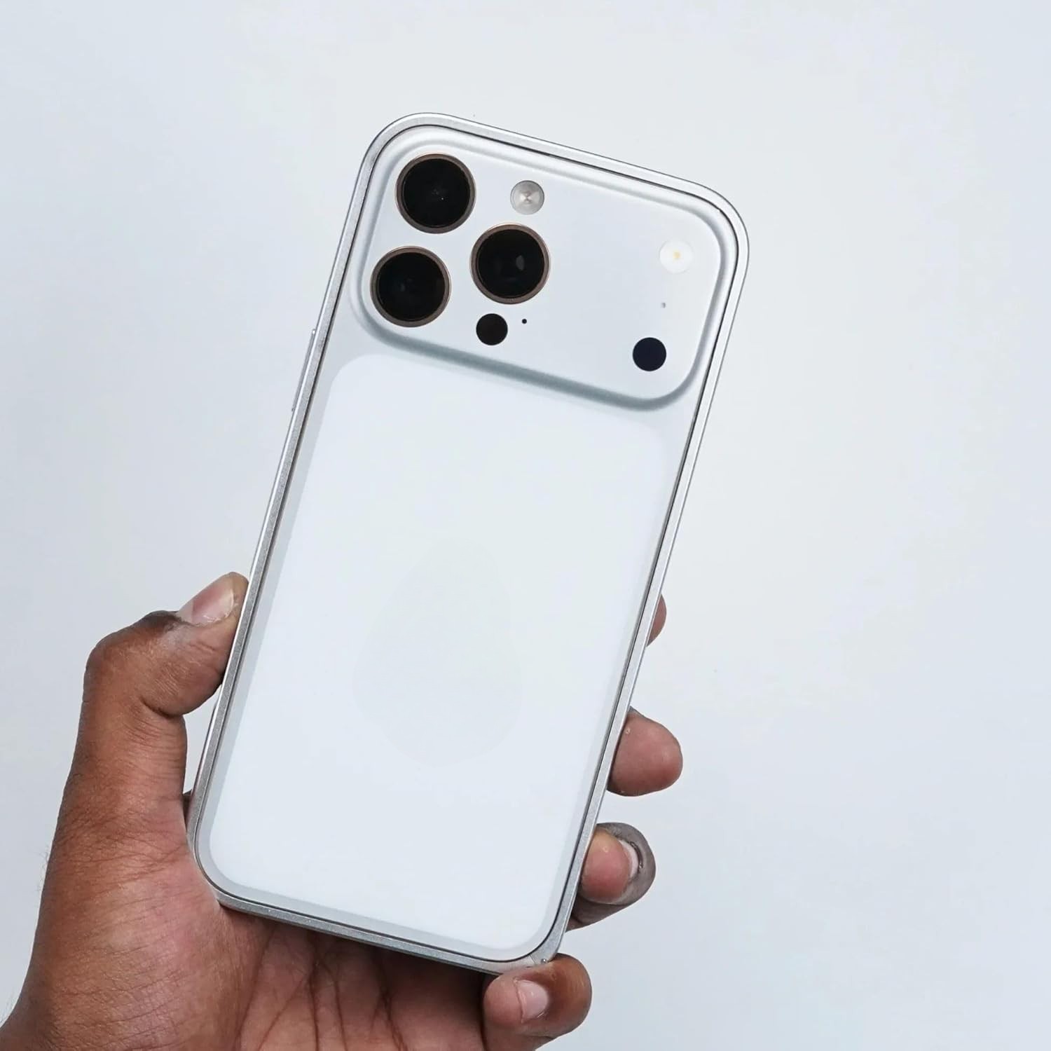 Carcasa Metalica, Flippy, Compatibila Apple iPhone 15 Pro, Creeaza Aspect de iPhone 17 Pro, Unibody Mat, Rezistenta la Zgarieturi, Argintiu