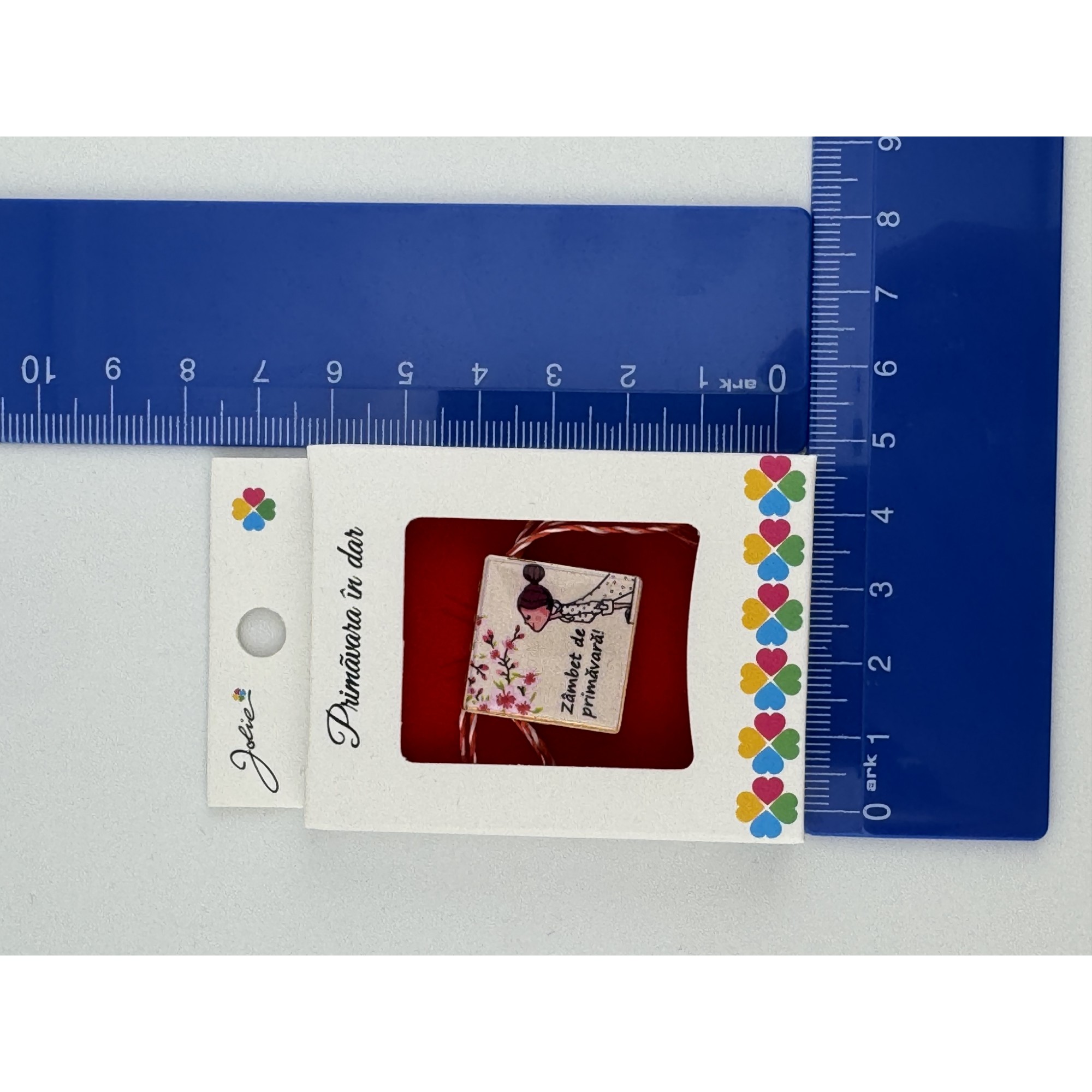 Martisor Brosa Mica in Cutie, Jolie, Design cu Mesaj, Dimensiune 2.5-3 cm, Material Metal, Model Primavara