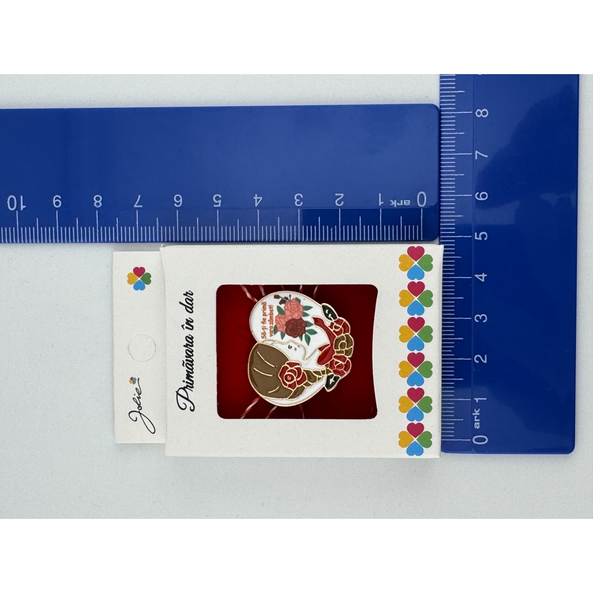 Martisor Brosa Mica in Cutie, Jolie, Design cu Mesaj, Dimensiune 2.5-3 cm, Material Metal, Model Fetita Inima