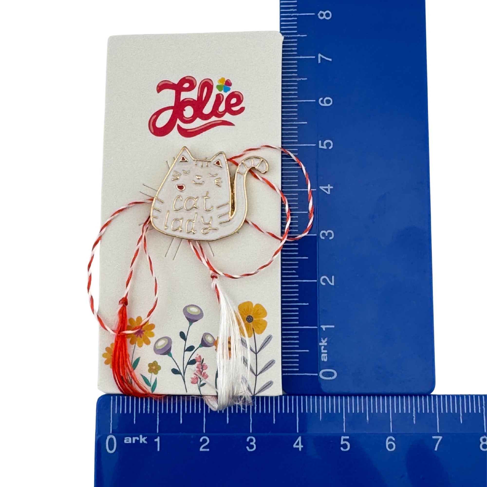 Martisor pentru copii, Jolie, Material Metal, Ambalaj Carton cu Design, Dimensiune Brosa Aproximativ 2x2 cm, Multicolor, cu Mesaj, Model Pisica