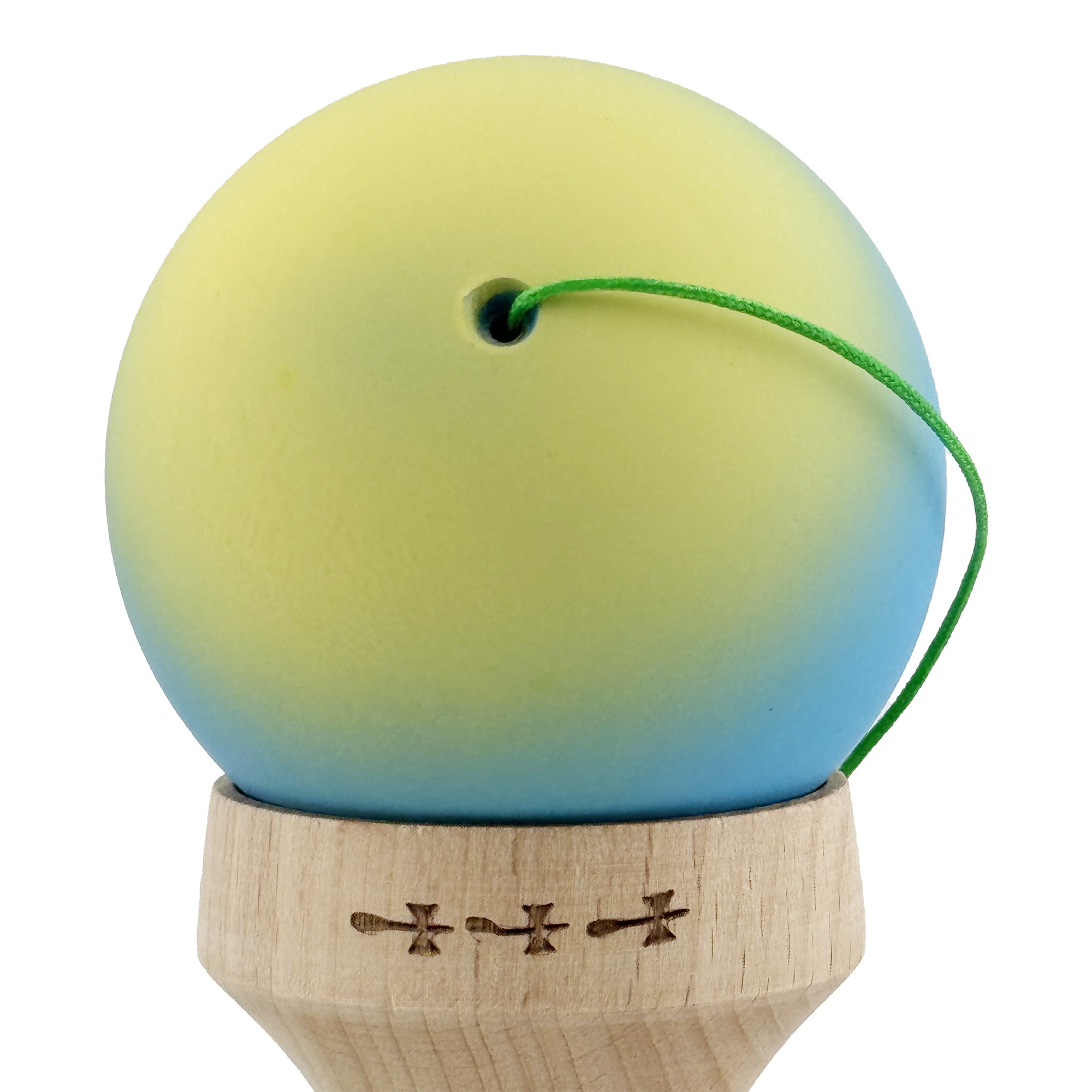 Kendama X Originala, Profesionala, Flippy, Cupe Mari KING SIZE V3, Rubber Grip, Gaura in Baza, Rulment Metalic, din lemn 18 cm, Ata 55 cm, Gradient Galben/Albastru/Verde