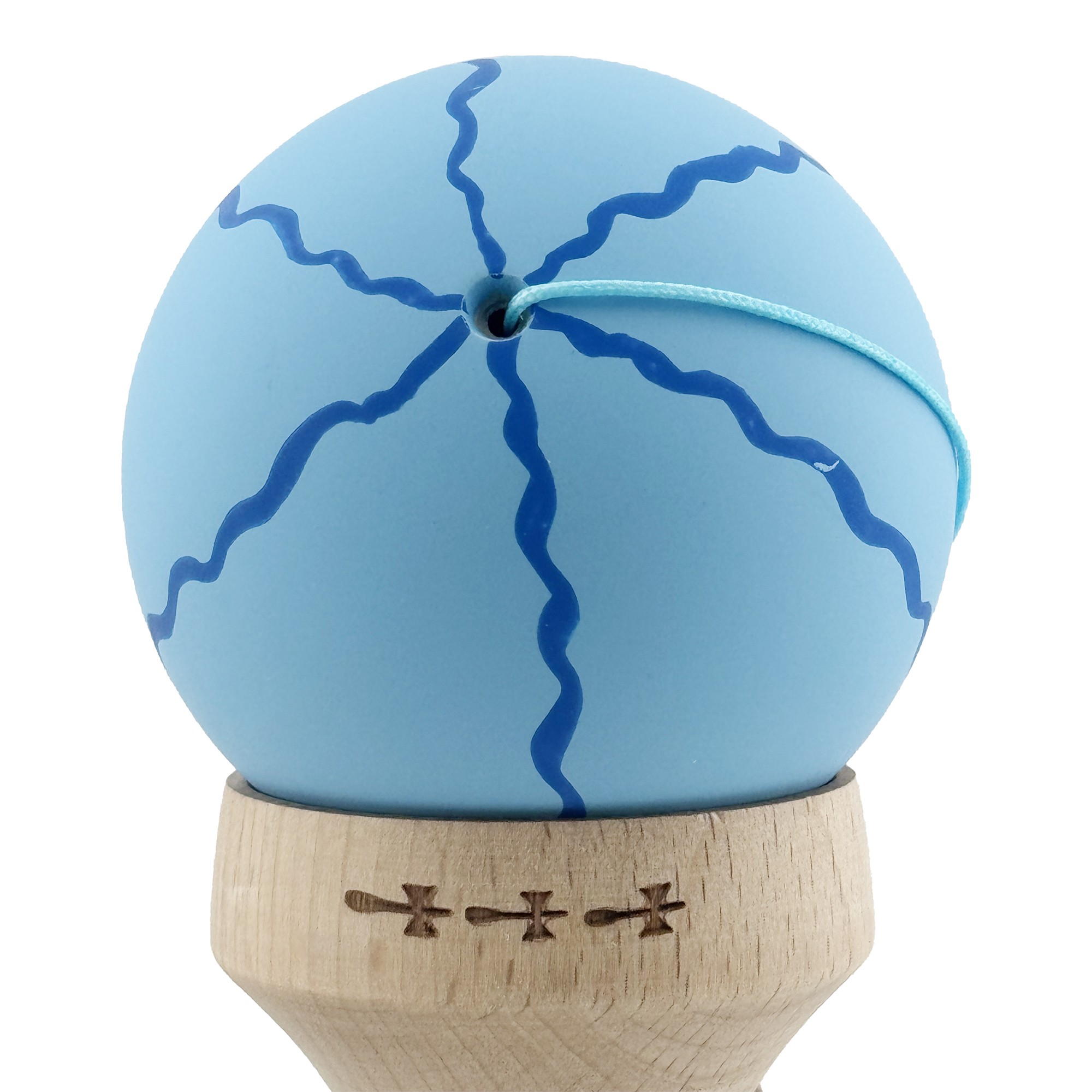 Kendama X Originala, Profesionala, Flippy, Rubber Grip, Cupe Mari KING SIZE V3, Gaura in Baza, Rulment Metalic, din lemn 18 cm, Ata 62/65 cm, Special Albastru deschis