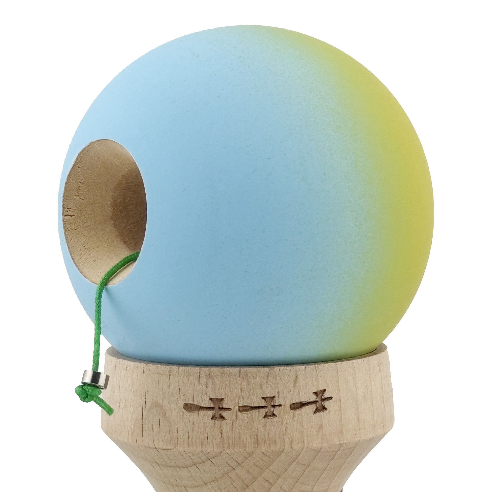 Kendama X Originala, Profesionala, Flippy, Rubber Grip, Cupe Mari KING SIZE V3, Gaura in Baza, Rulment Metalic, din lemn 18 cm, Ata 62/65 cm, Gradient Galben/Albastru deschis