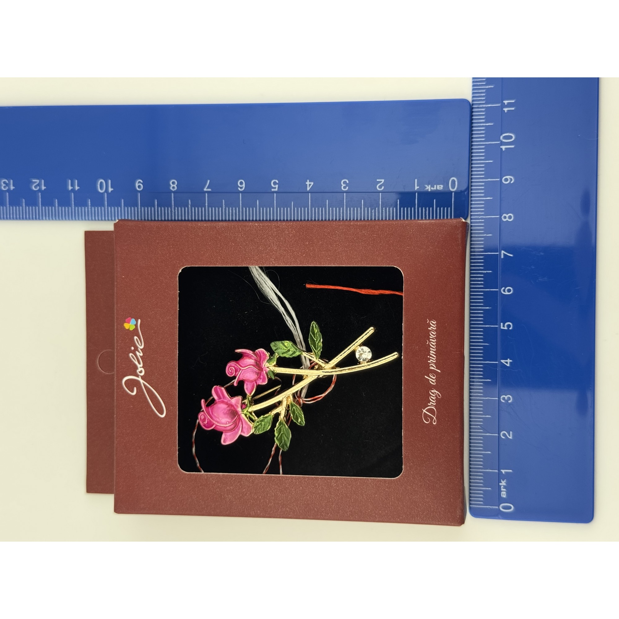 Brosa Vintage, Jolie, Material Metal, Ambalaj Carton, Dimensiune Brosa Aproximativ 4-6 cm, Model Trandafiri, Roz