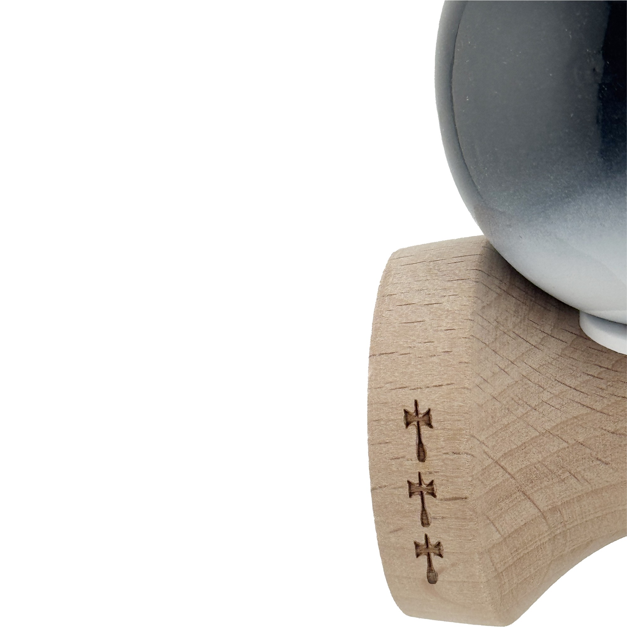 Kendama X Originala, Profesionala, Flippy, Super Sticky cu Cupe Mari KING SIZE V3, Gaura in Baza, Rulment Metalic, din lemn 18 cm, Ata 62/65 cm, Gradient Negru/Alb