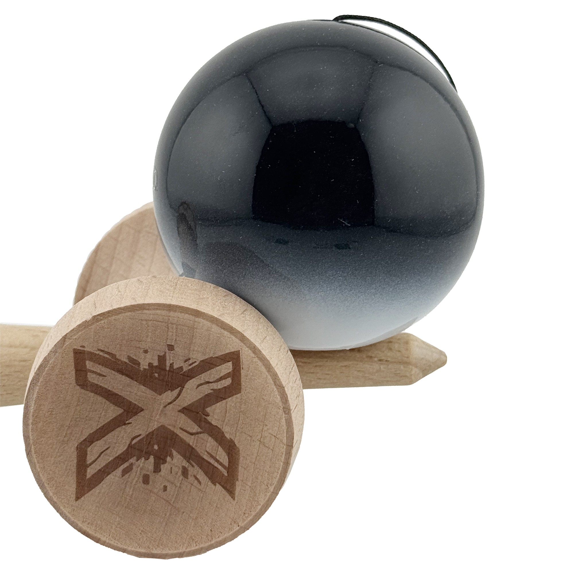 Kendama X Originala, Profesionala, Flippy, Super Sticky cu Cupe Mari KING SIZE V3, Gaura in Baza, Rulment Metalic, din lemn 18 cm, Ata 62/65 cm, Gradient Negru/Alb