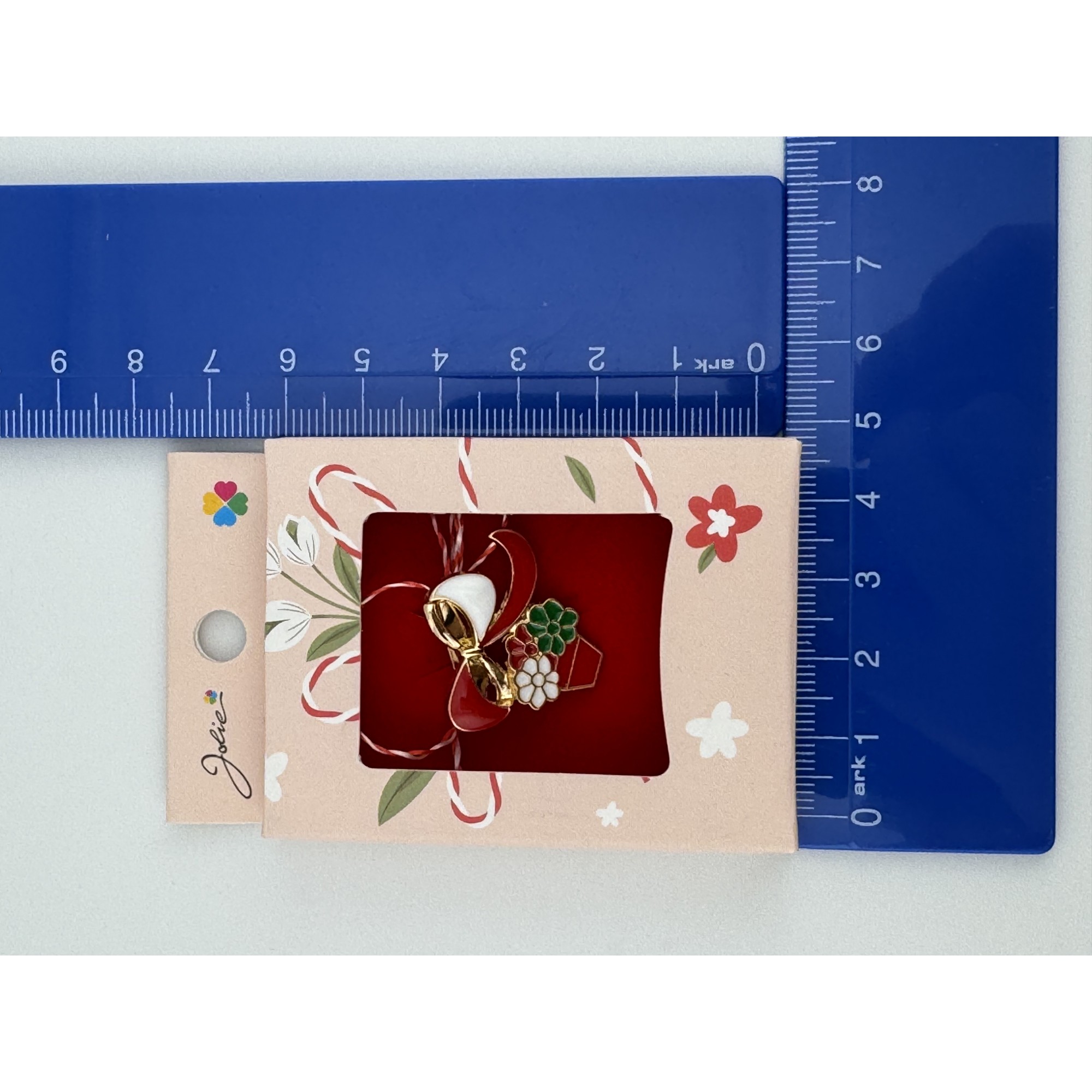 Martisor Brosa Mica in Cutie, Jolie, Dimensiune Brosa 2.5-3cm, Material Metal, Model Cos cu Flori, Cutie Roz