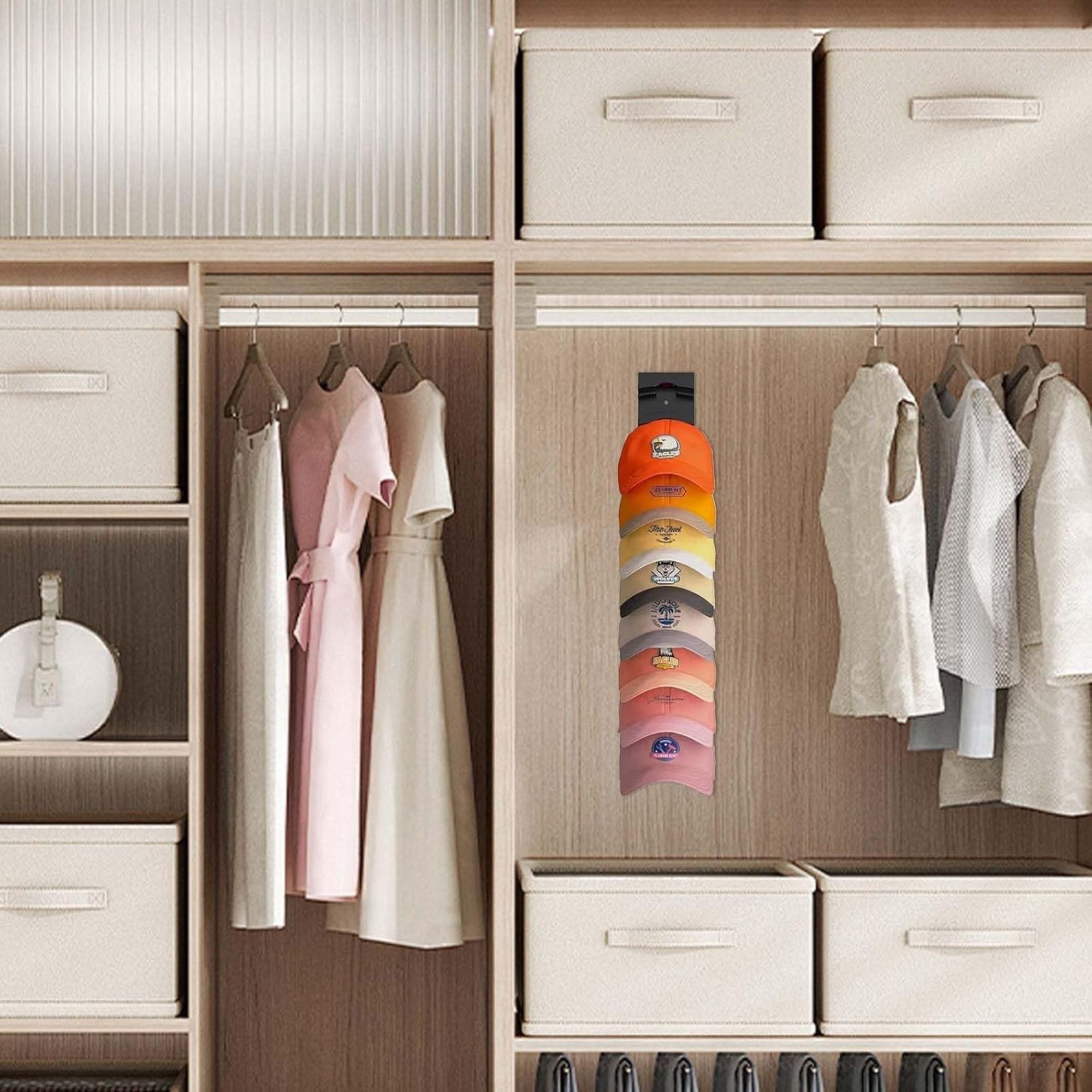 Suport pentru Sepci, Flippy, pentru Perete, Organizator pentru 10 Palarii, Constructie Verticala, Montaj cu Banda Adeziva sau Suruburi, Economisire Spatiu, 35.5 x 6 x 3.3 cm, Negru