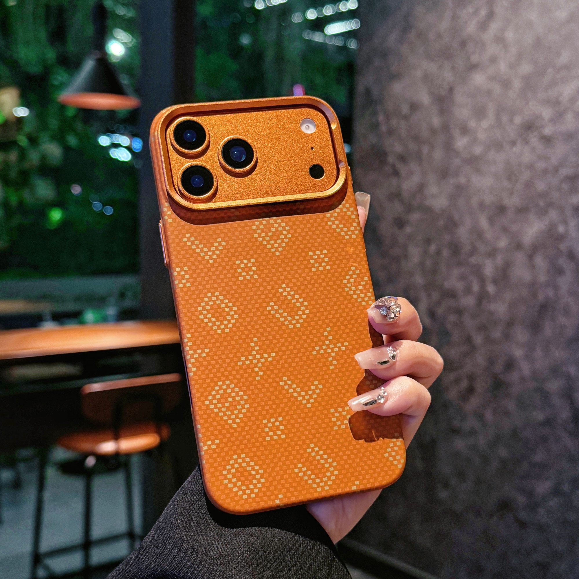 Carcasa Magentica, Flippy, din Fibra de Carbon, pentru iPhone 16 pro, Portocaliu