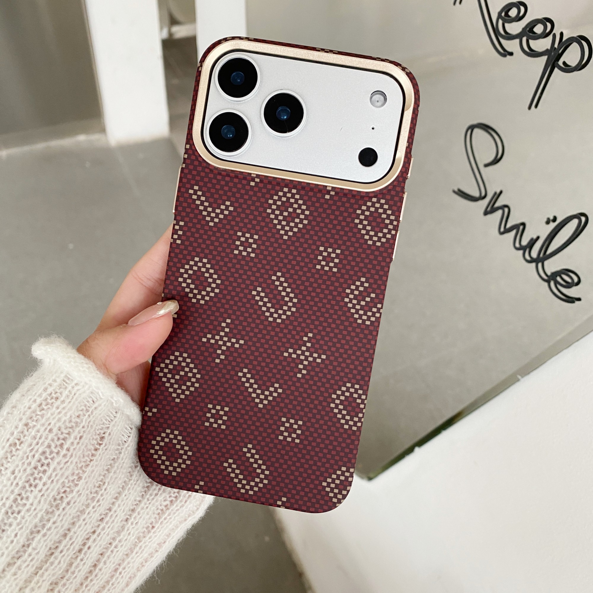 Carcasa Magentica, Flippy, din Fibra de Carbon, pentru iPhone 16 pro, Portocaliu