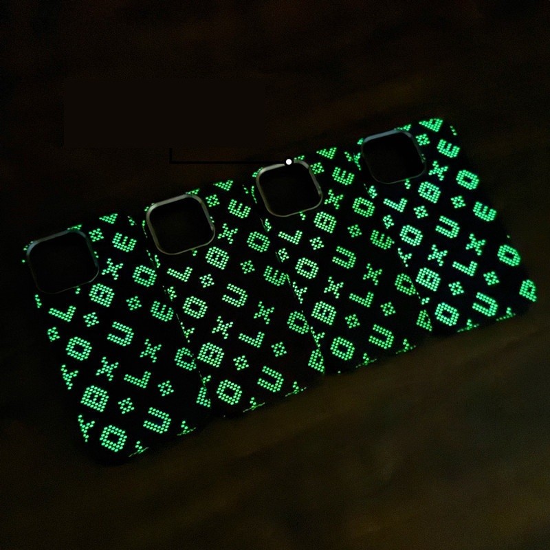 Carcasa Magnetica, Flippy, Compatibila Apple iPhone 15 Pro, din Fibra de Carbon, Litere Fosforescente, Maro