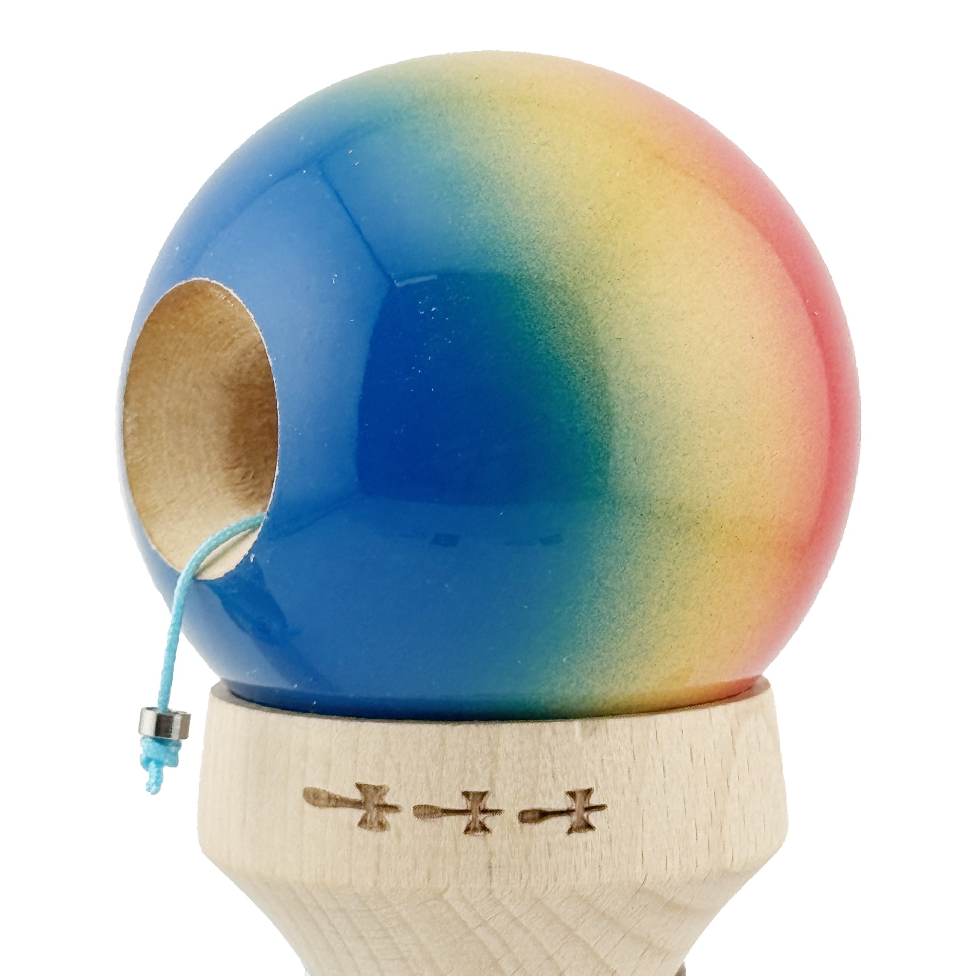 Kendama X Originala, Profesionala, Flippy, Super Sticky cu Cupe Mari KING SIZE V3, Gaura in Baza, Rulment Metalic, din lemn 18 cm, Ata 62/65 cm, Gradient Rosu/Galben/Albastru